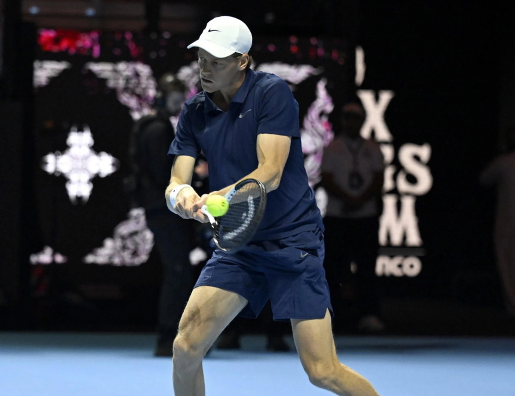 Jannik Sinner ancora "re": Alcaraz travolto in due set