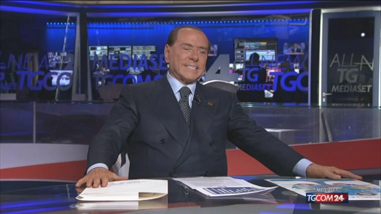 Silvio Berlusconi, dopo gli scontri tra antifascisti e polizia: "Alcuni centri sociali vanno chiusi"