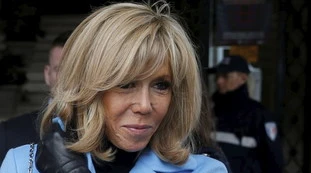 Brigitte Macron "sparita" da mesi, una voce terremota la Francia: ribaltone all'Eliseo, "Emmanuel ha ceduto"
