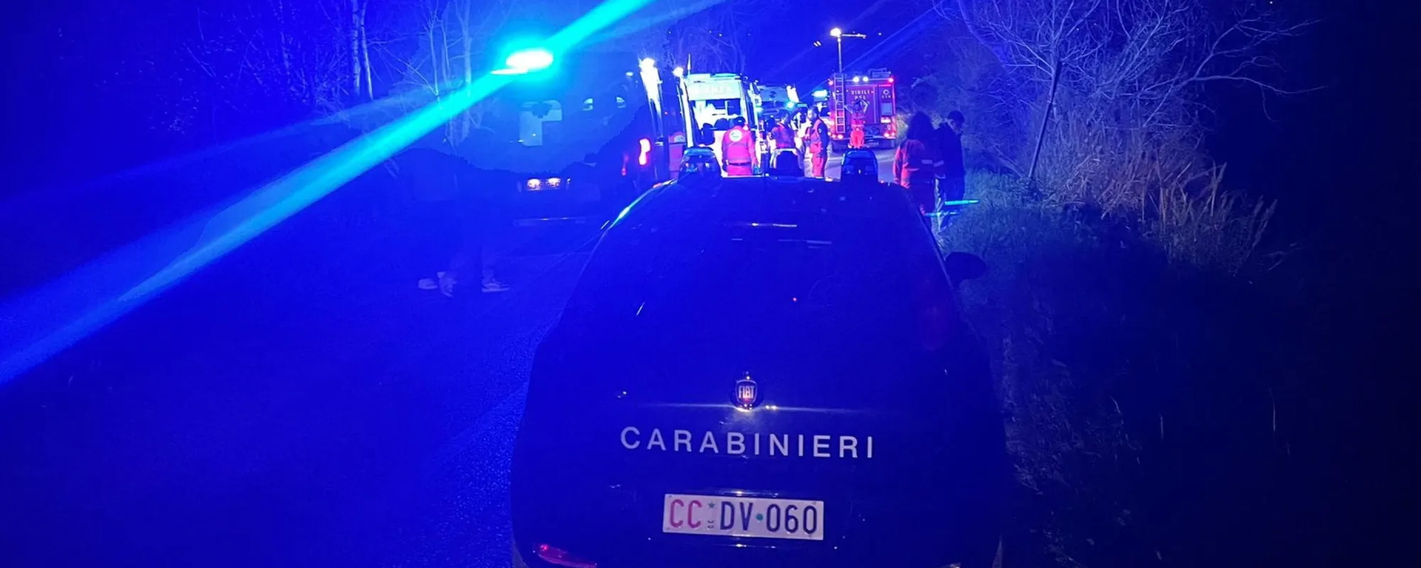 Lodi, si ferma per aiutare un cane e la accoltellano: sospetto choc