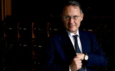 Campania, Edmondo Cirielli straccia Roberto Fico: la sentenza-social