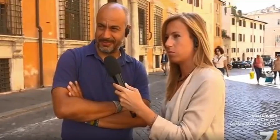 Gianluigi Paragone, sterzata del grillino dopo aver promesso le dimissioni: "Se volete, cacciatemi"
