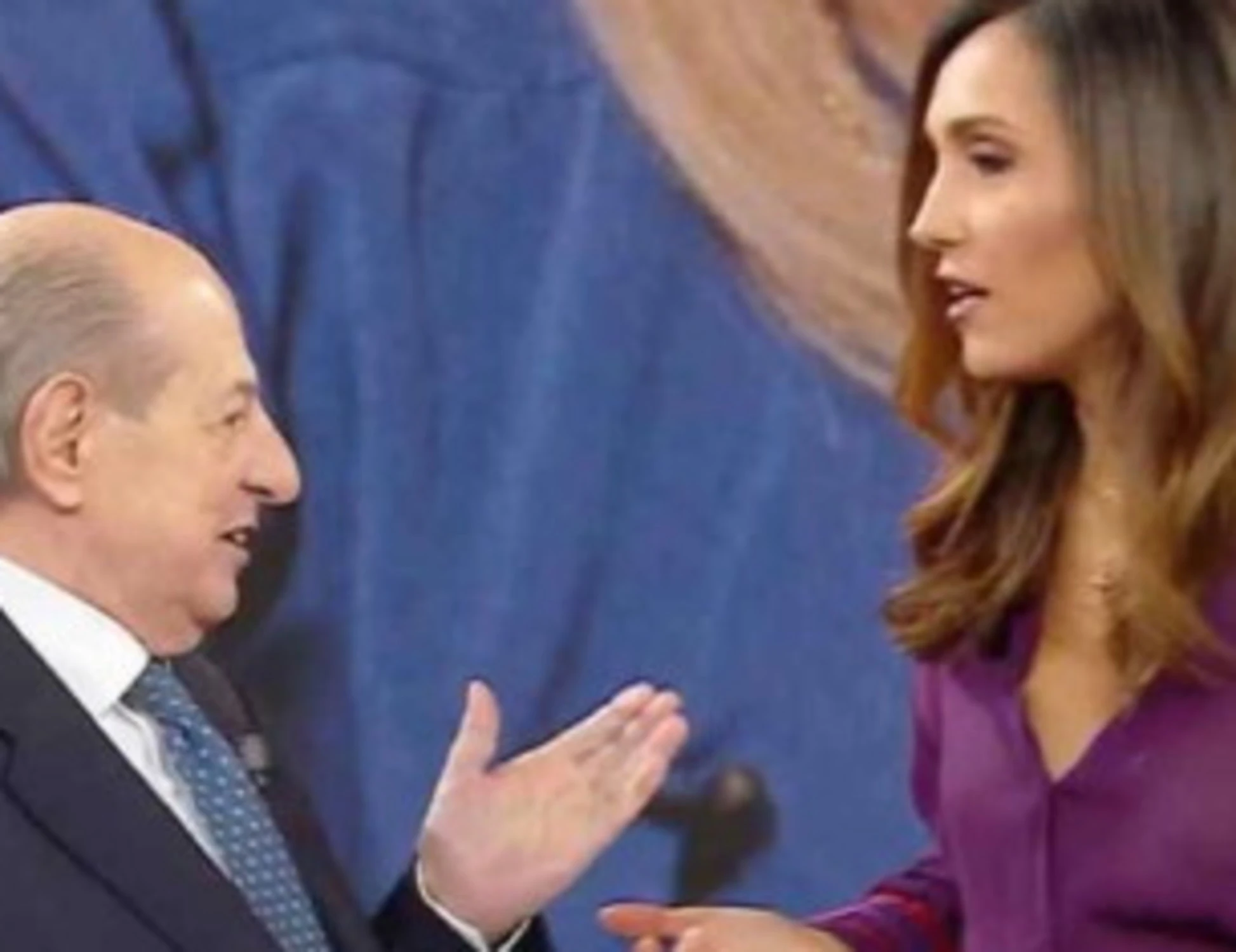 La volta buona, Magalli-choc: "La Manzini nuda..."