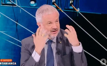 Claudio Borghi ad alzo zero: "Ai suoi occhi von der Leyen è una ladra"