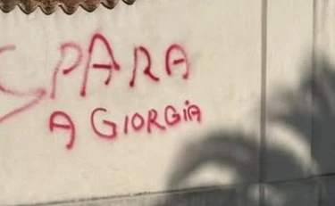 Marina di Pietrasanta, individuato l'autore degli insulti a Giorgia Meloni: clamoroso, chi è