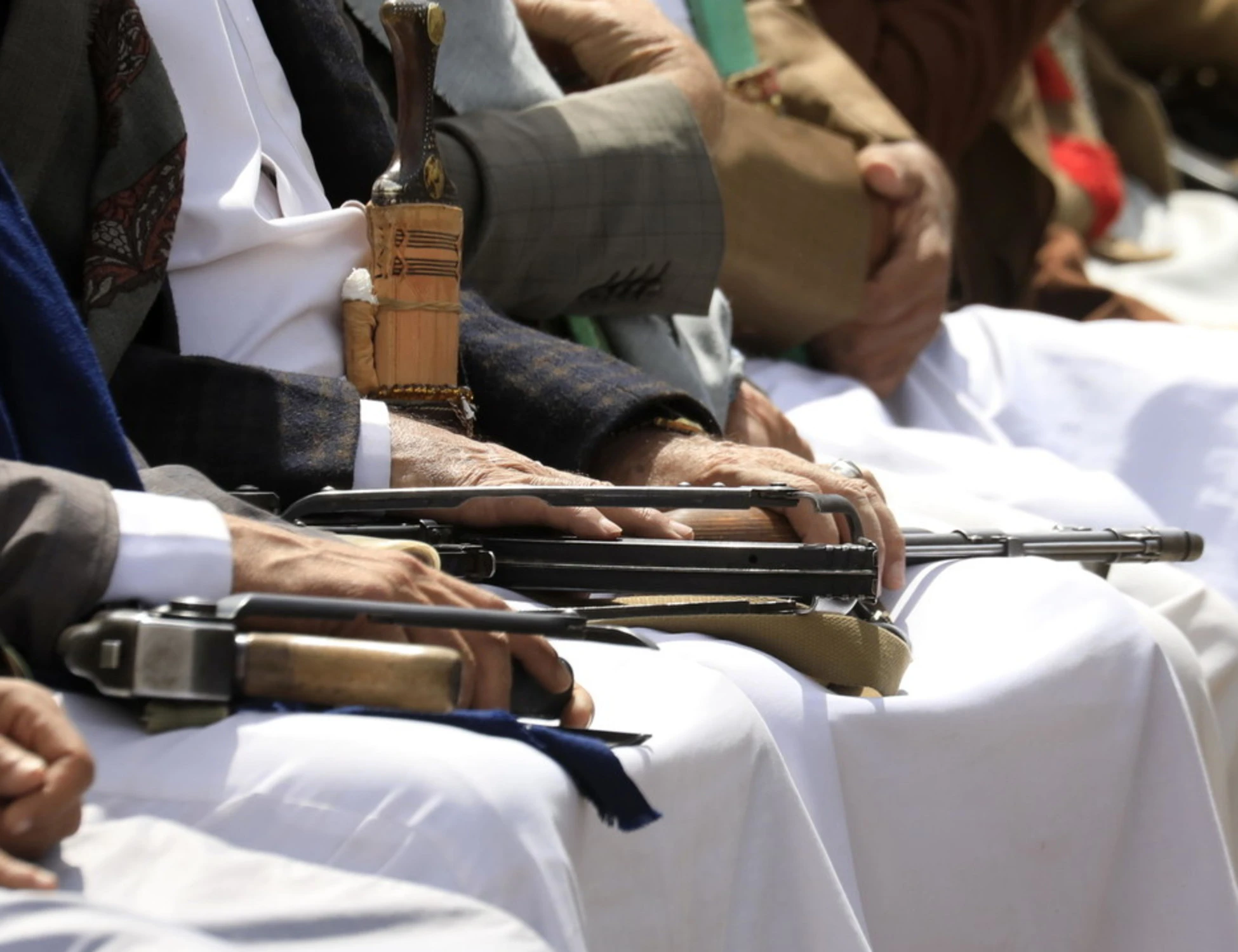 Iran, la guerra nel Golfo in diretta. L'ambasciatore Massolo: "Adattare l'idea di vittoria"