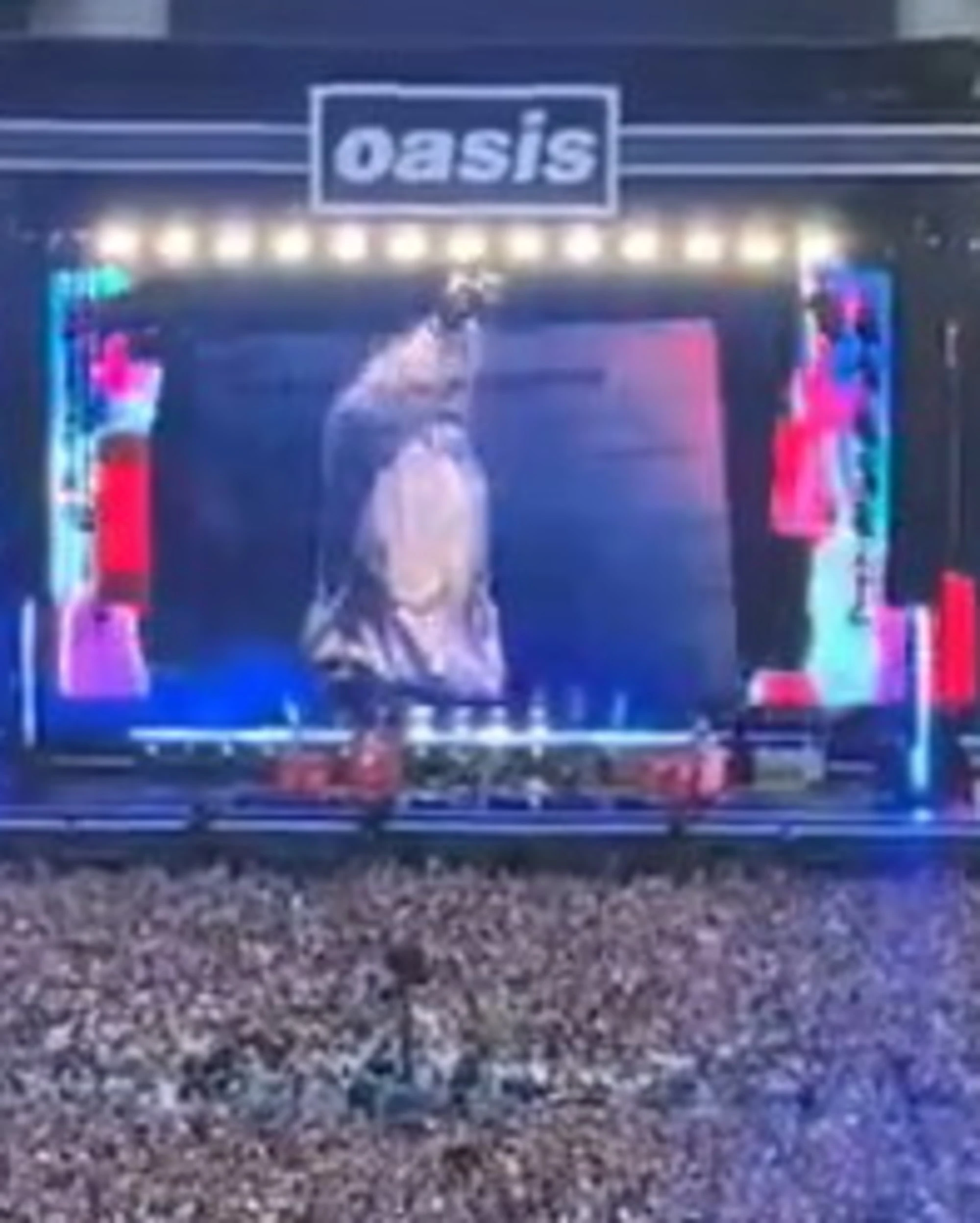 Oasis, crolla una tribuna durante il concerto: muore 40enne spettatore