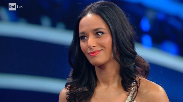 Sanremo 2020, Rula Jebreal umilia Amadeus: "Stasera facciamo tutti un passo avanti"