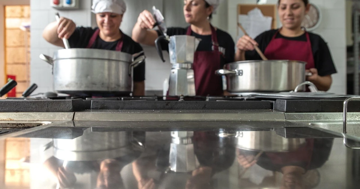 Scampia, le donne di Chikù e l'appello al presidente Mattarella: "Qualcuno creda ancora nel nostro sogno"