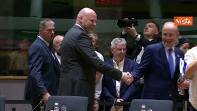 Meloni arriva al Consiglio Ue di Bruxelles, baci e abbracci con Metsola, Kallas e Christodoulids
