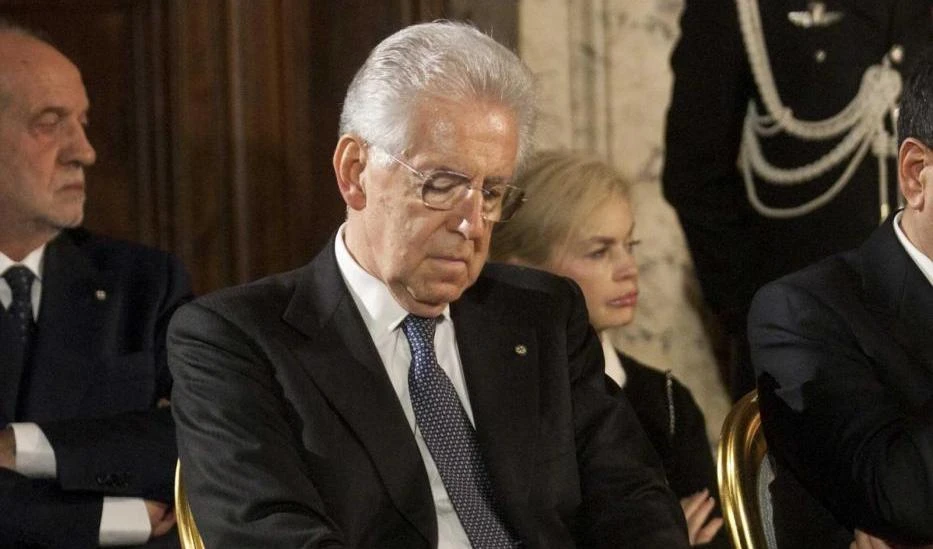 Monti si arrende ai comunisti e mollaNessuna discesa in campo