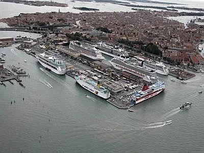 Rivoluzione verde per il porto crociere di Venezia con il 'cold ironing'