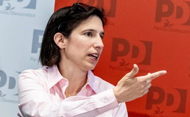 La supertassa del Pd? Per cosa vuole usarla la Schlein: follia rossa