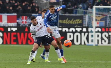 Serie A, il Como riprende il Bologna al '94. E anche tra Udinese e Pisa è pareggio