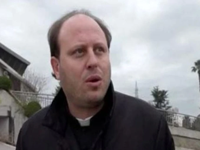 Don Michele Barone e le violenze su una 14enne: "Ho le parti intime gonfie"