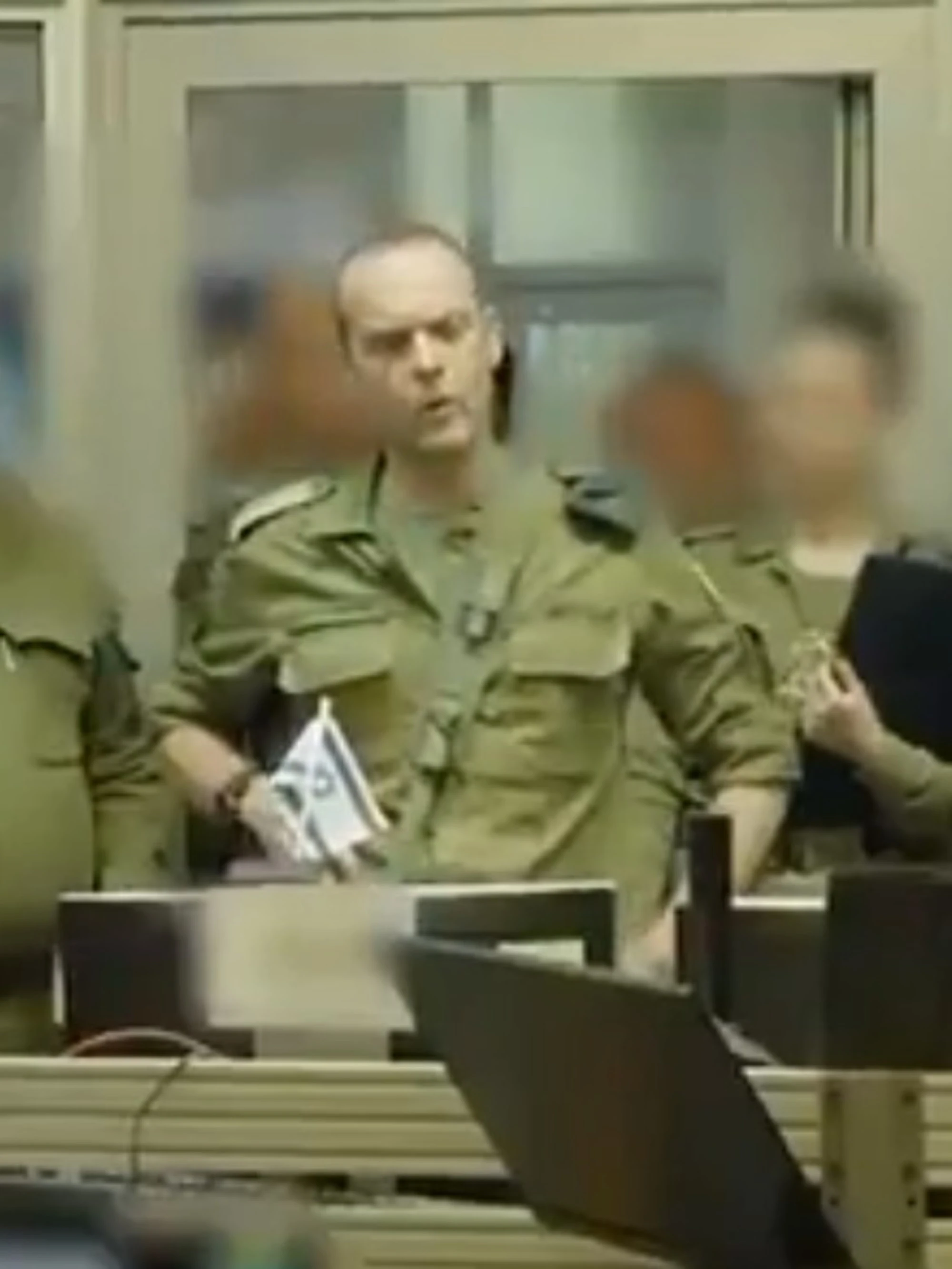 Mossad, la telefonata-choc ai generali iraniani: "Li ho spediti all'inferno, hai 12 ore per salvarti"