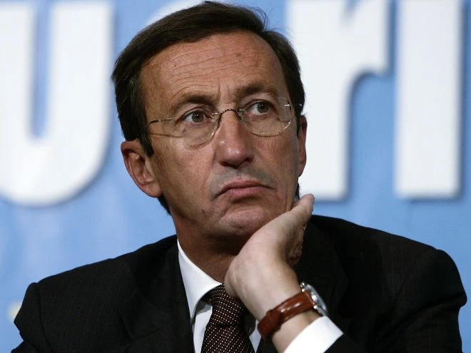 Gianfranco Fini a Francesco Storace: "Torniamo insieme in politica?"