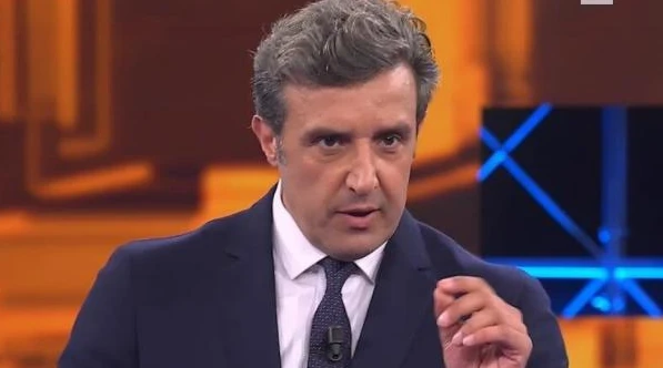 Flavio Insinna raddoppia, non solo L'Eredità: la decisione in Rai, che cosa gli affidano