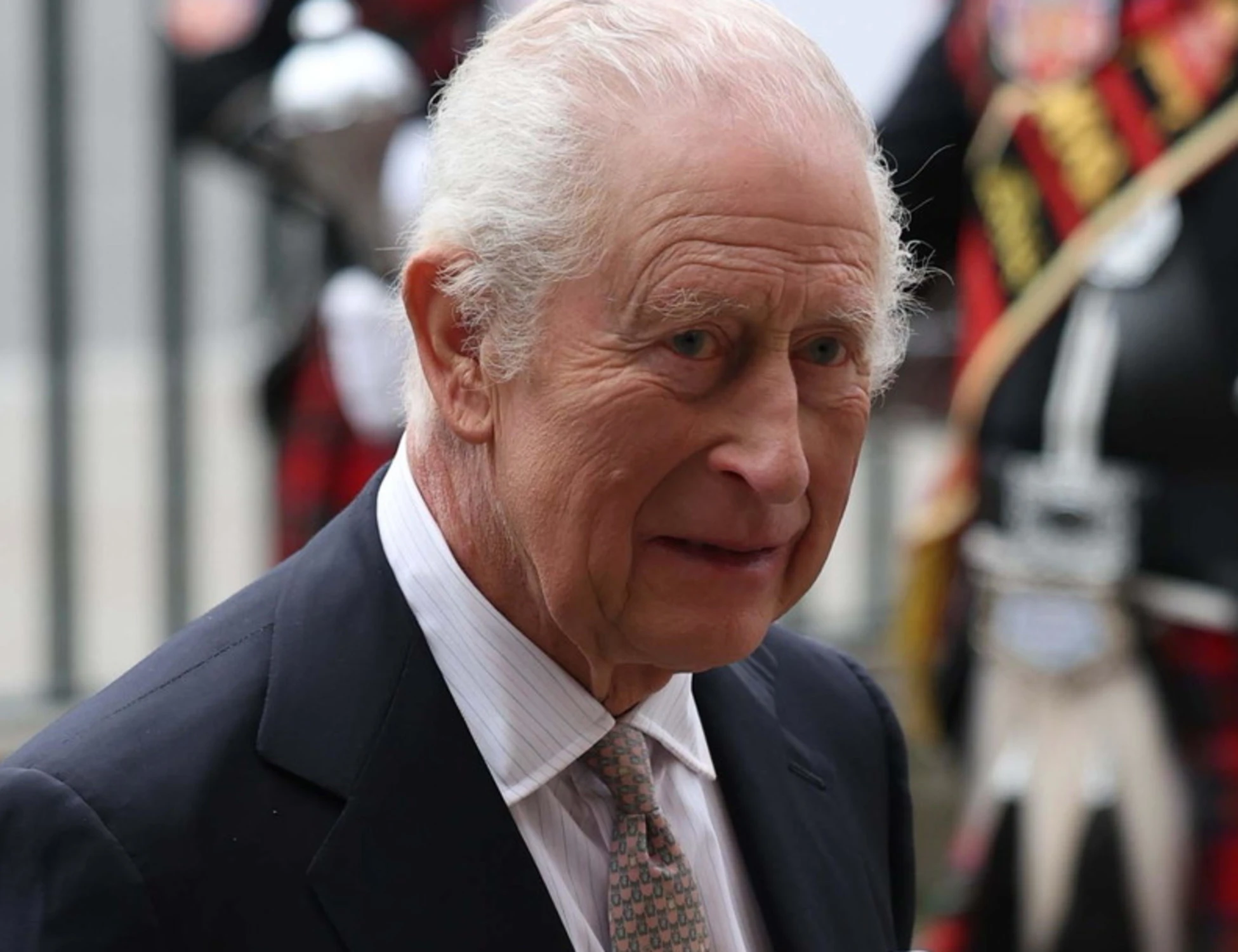 Principe Andrea arrestato, Re Carlo umiliato in pubblico: cosa è successo