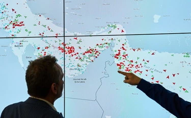 Guerra in Iran, la giornata. Il generale Caine: "Usa pronti a riprendere". Blocco Hormuz, 14 navi invertono la rotta