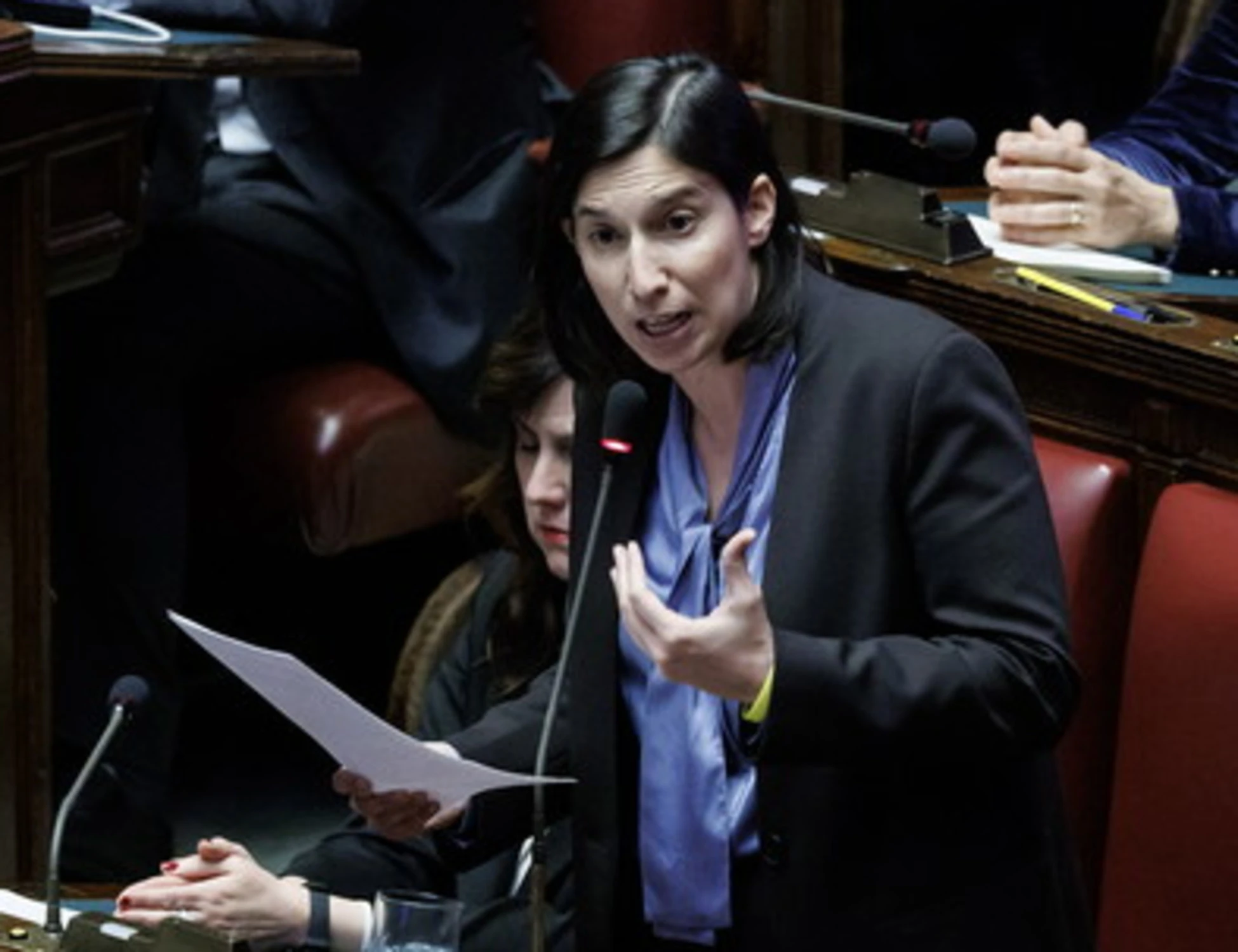 Donzelli contro Schlein: "Devi farlo dimettere": Pd, il caso Impruneta deflagra