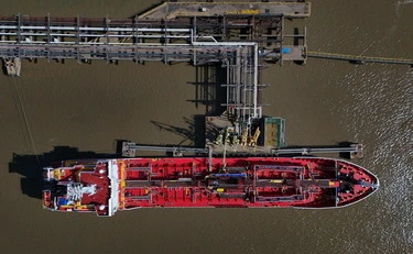 Iran, la giornata di guerra. Lo spiraglio: altri negoziati in Pakistan. Cina-Usa, alta tensione