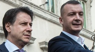 Coronavirus, Luigi Bisignani: "Giuseppe Conte e Rocco Casalino, la comunicazione sotto la regia del Grande Fratello"