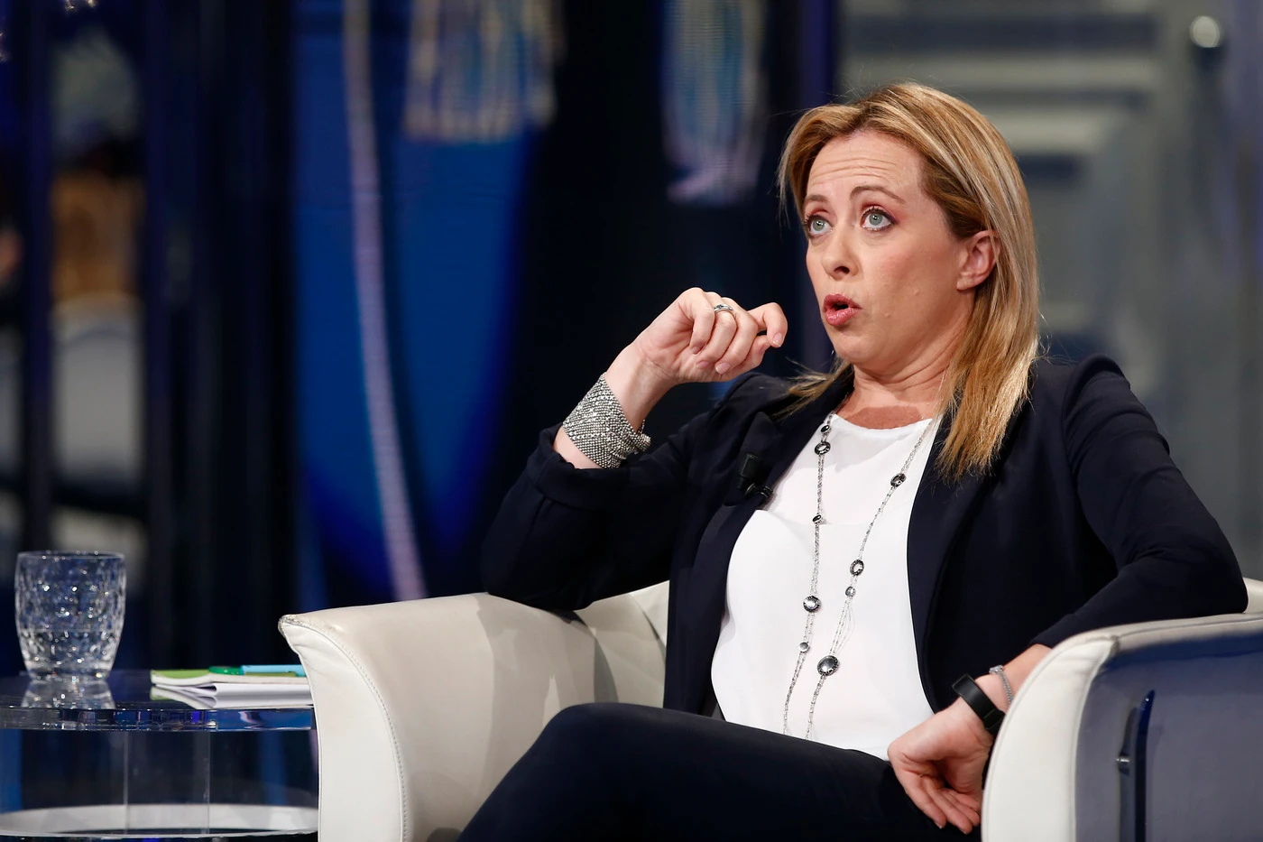 Giorgia Meloni e il dubbio sui Cinque Stelle: "Sono cretini o vogliono affossare il taglio ai parlamentari?"