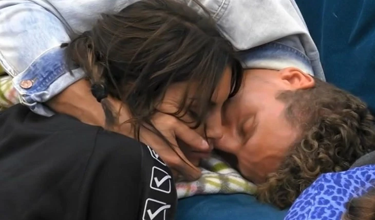 Grande Fratello, il bacio appassionato tra Francesca De Andrè e Gennaro Lillio: pace fatta