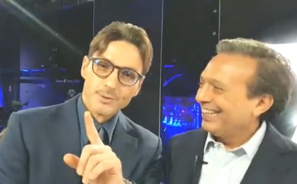 Chiambretti a Pier Silvio Berlusconi: "Voglio che mia figlia sposi tuo figlio". La reazione di mister Mediaset
