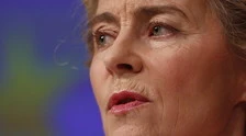 Ursula von der Leyen egocentrica, ottusa e presuntuosa. Il foglio che la inchioda: ecco chi è davvero lady Europa