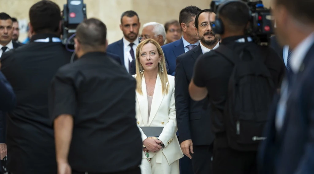 Meloni e i migranti, "basita dal giudice di Catania". Chi rema contro il governo