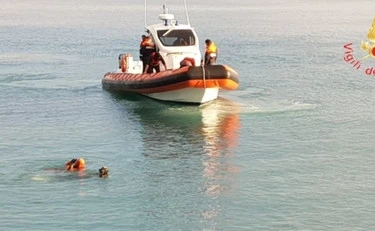 Portovenere, cade dal gommone e scompare in mare a Ferragosto: disperso un 21enne