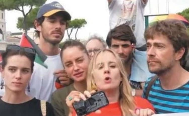 Attori e cantanti in piazza: gli inutili vip per Gaza