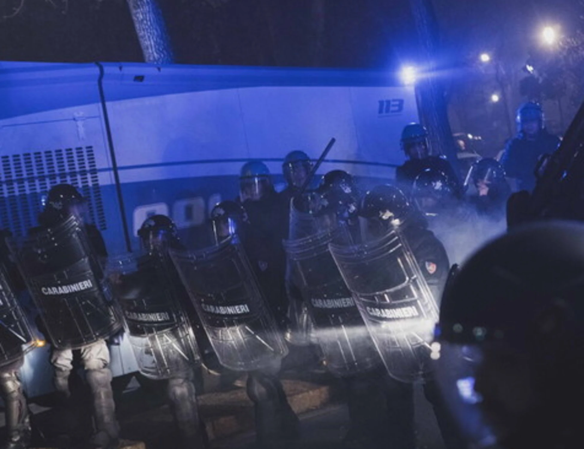 Digos, blitz all'alba: per i violenti di Askatasuna finisce male