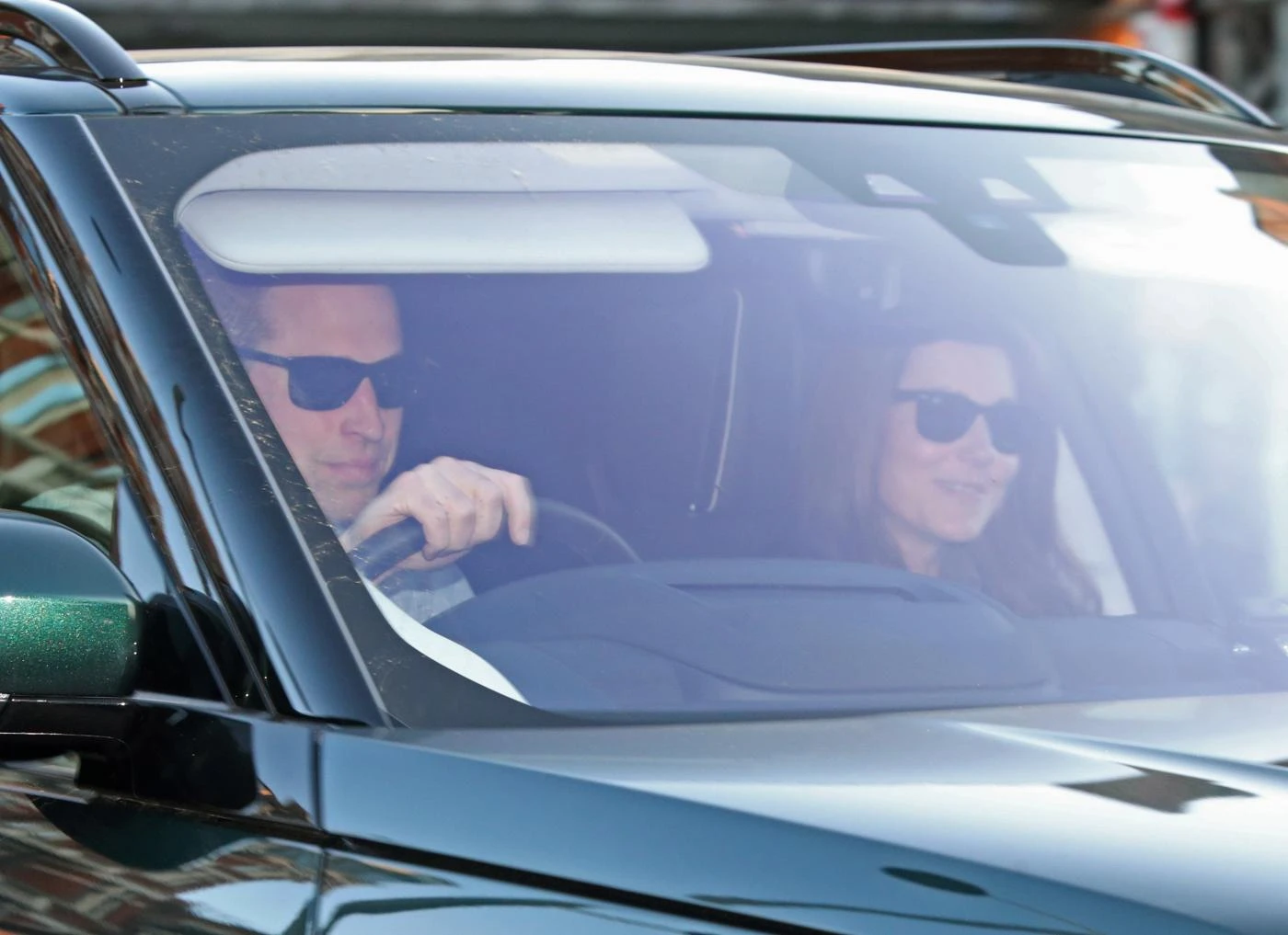 Kate Middleton e William, "la prova della crisi". La foto di Natale, una assenza clamorosa: crolla la Corona?