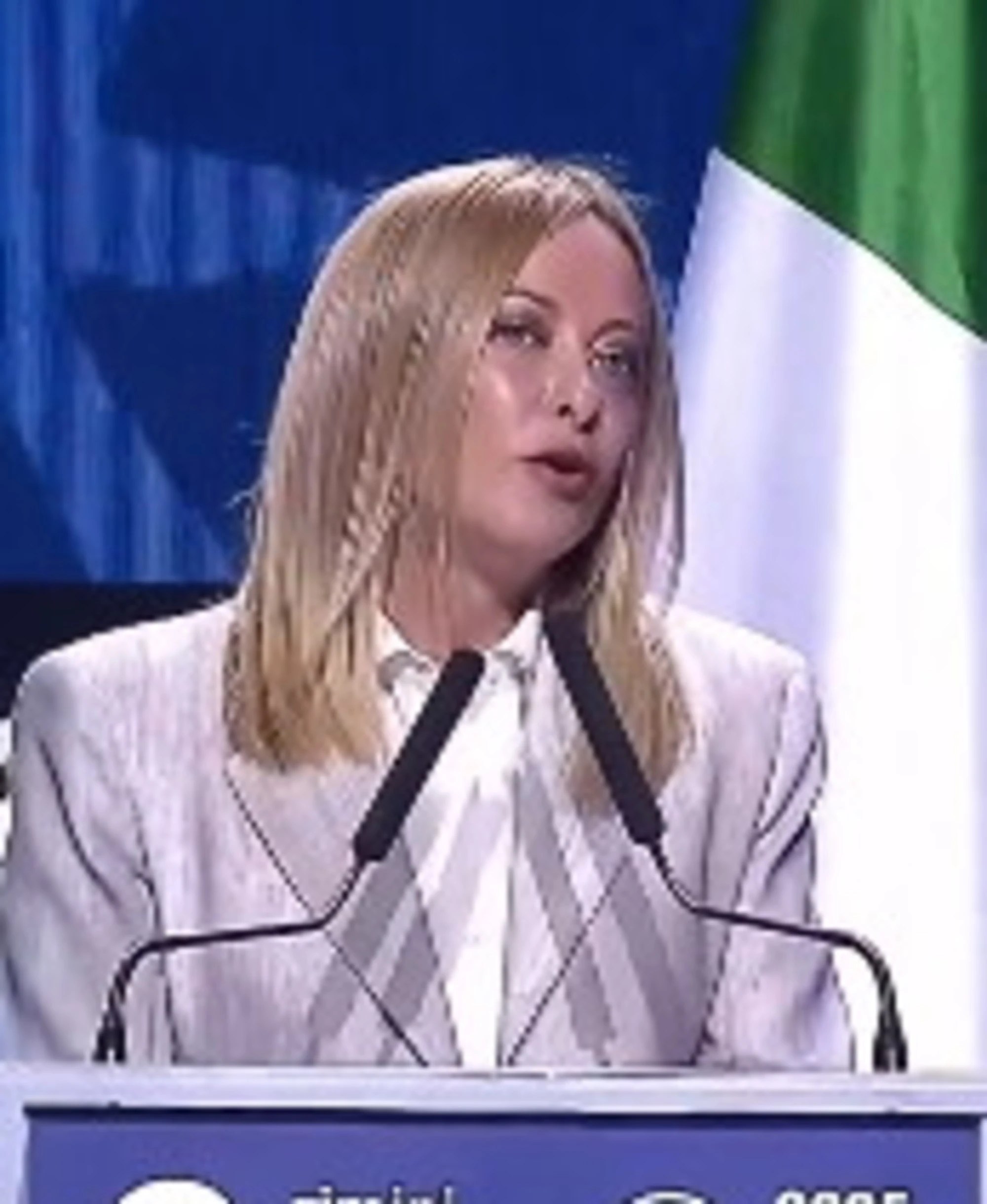 Meloni al Meeting, "un nuovo piano casa": siluri sulla sinistra e Giuseppe Conte