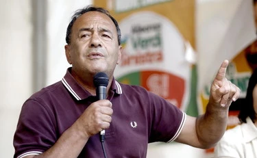 Mimmo Lucano, il tribunale lo dichiara decaduto: non è più sindaco di Riace
