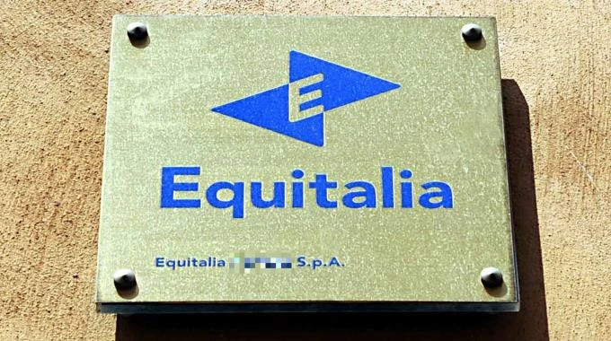 Equitalia "strozza" una donna:deve 1 mln, madre di tre figlile sequestrano stipendi e conti