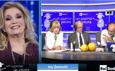 Scontri, Iva Zanicchi schianta il maranza: "Ti prendo a calci in cu*o per 10 chilometri"