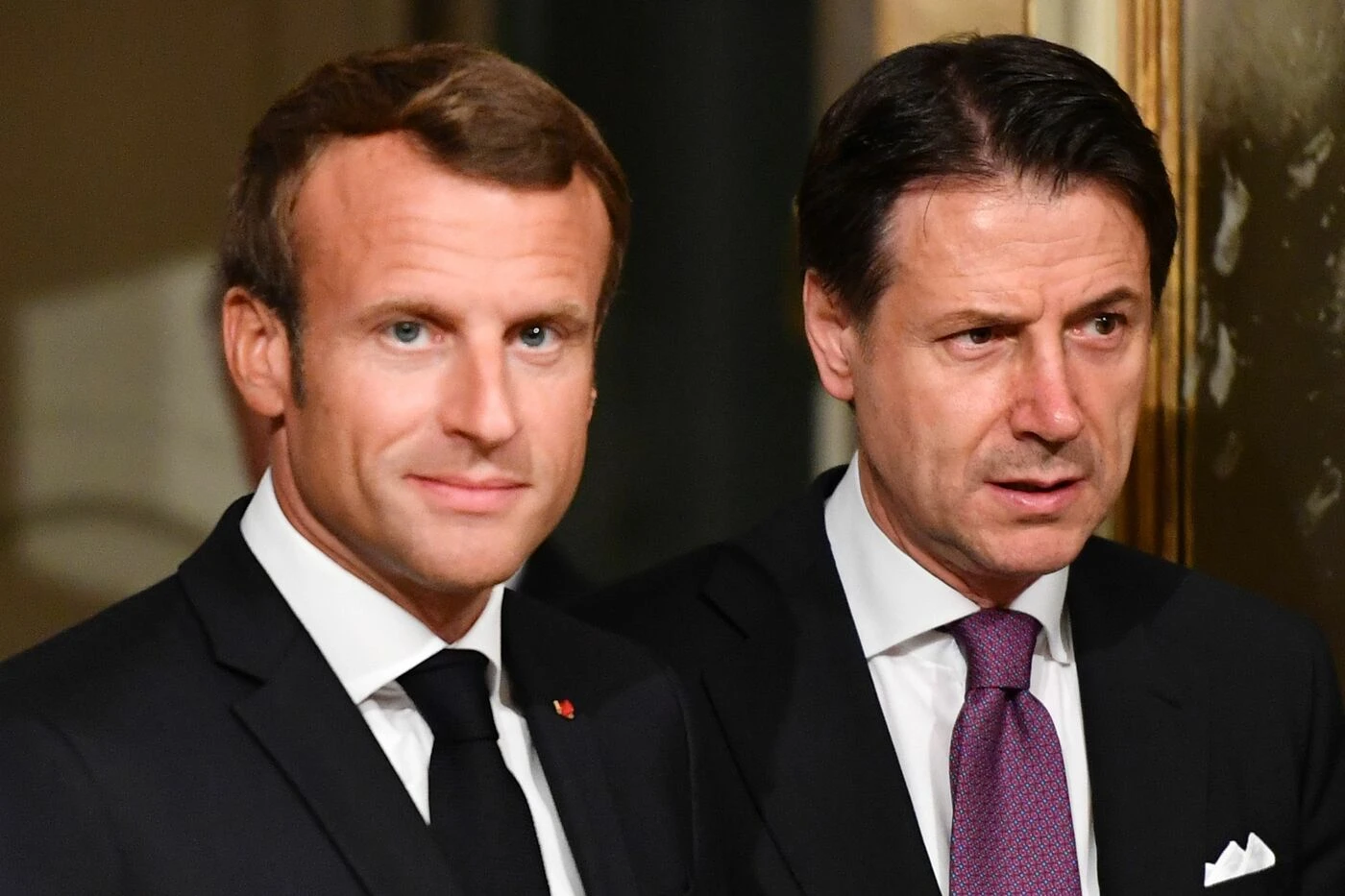 Malta, il patto "non è vincolante": Emmanuel Macron ha fregato Giuseppe Conte?