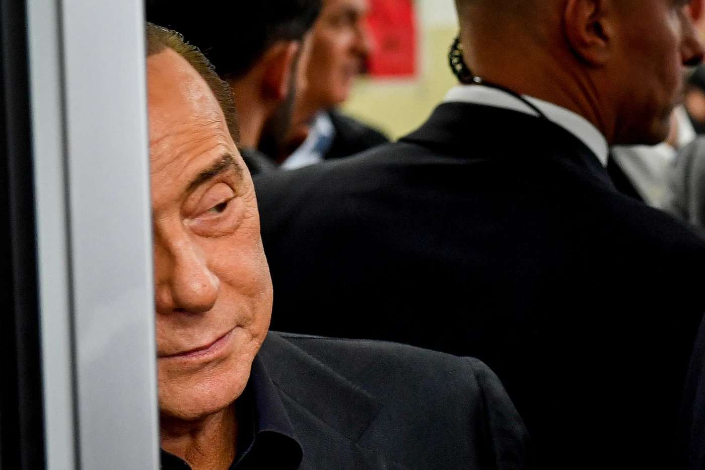 Berlusconi, la scissione più dolorosa: "Il fedelissimo che sta per dire addio a Forza Italia", nome clamoroso