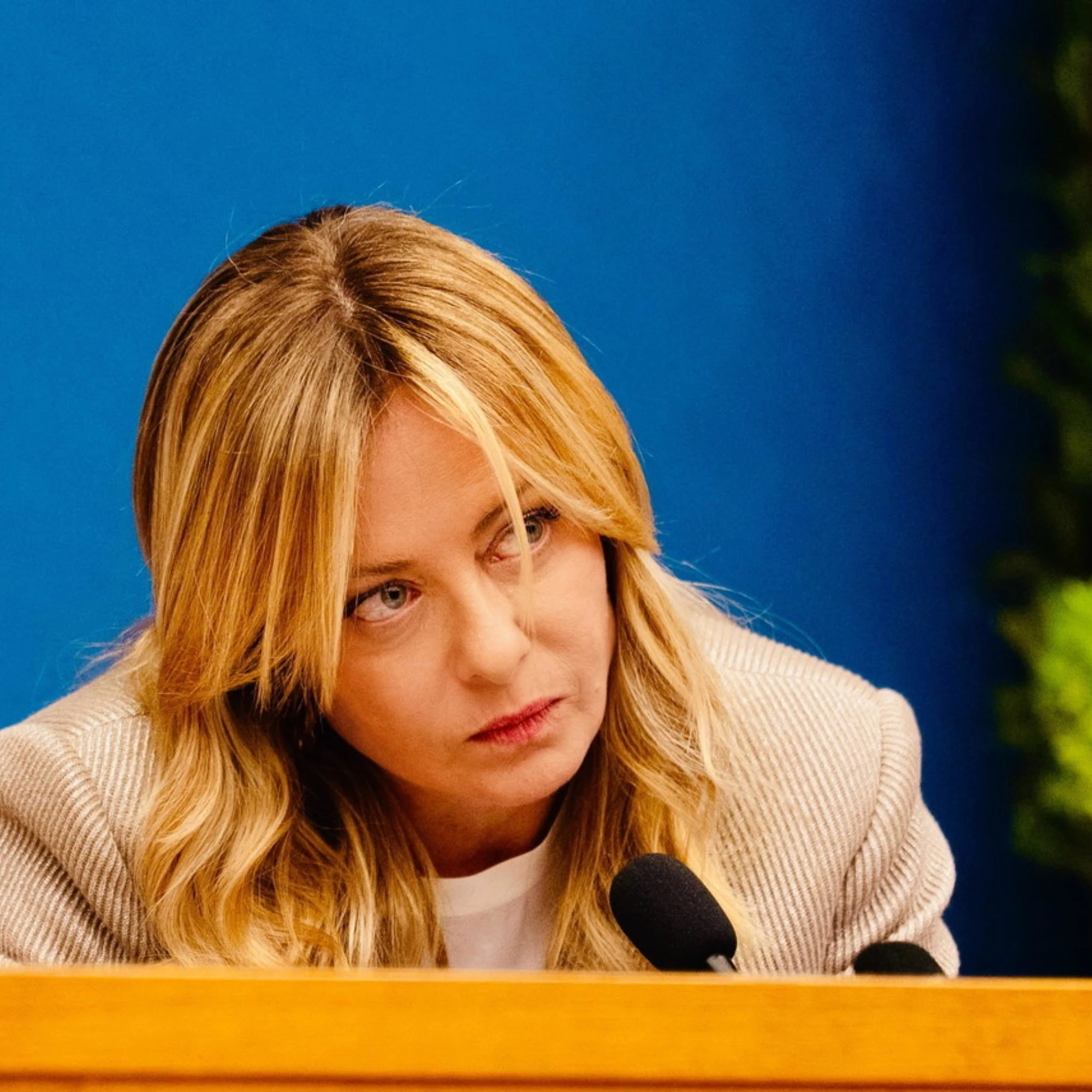 Strane manovre nel campo largo per colpire Meloni attraverso il "No"