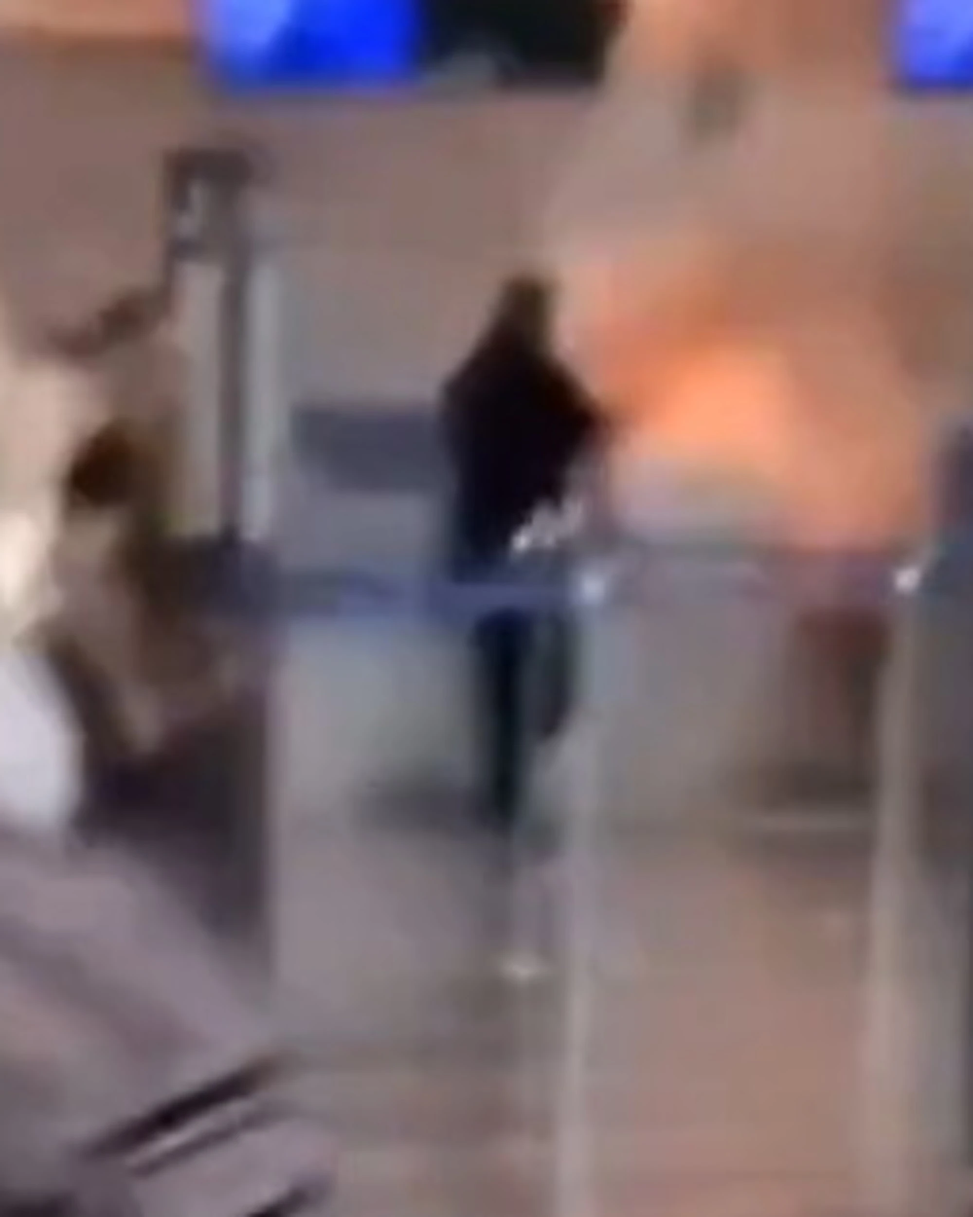 Il maliano incendia Malpensa, Salvini: "Ecco le risorse che per la sinistra ci pagheranno la pensione"