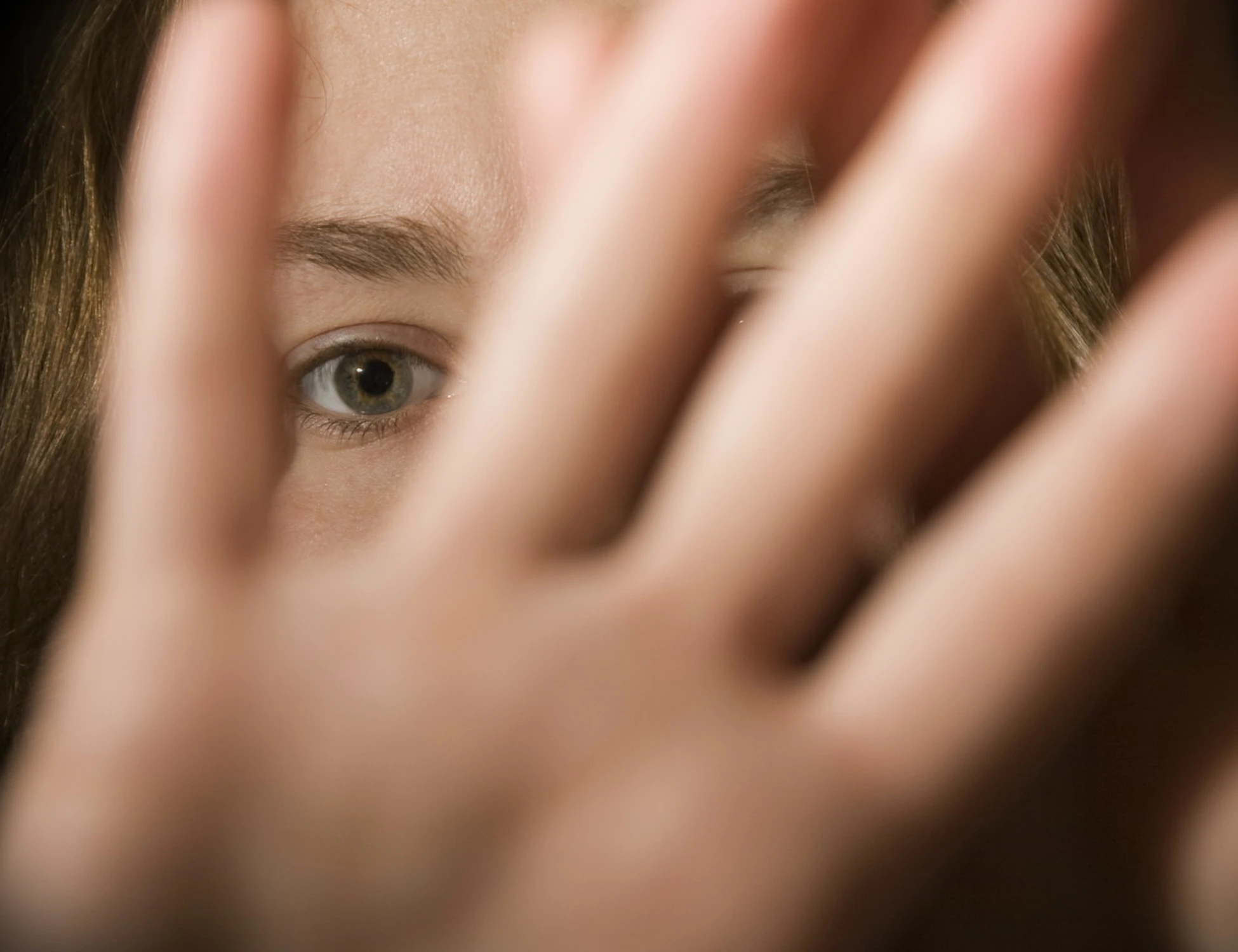 Torino, abusi su 13enne: "Fatica a contenere gli impulsi, ma...". L'ordinanza-choc sul bengalese rilasciato