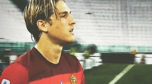 Nicolò Zaniolo, la foto all'Allianz Stadium che fa sognare i tifosi della Juventus: "Ti aspettiamo"