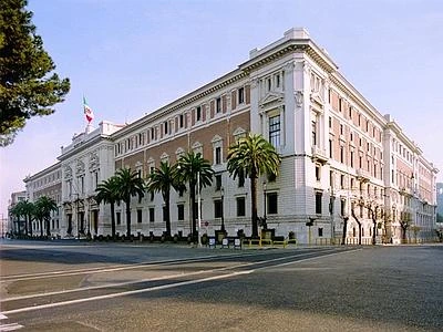 Roma, militare trovato morto nel Palazzo della Marina. Corpo in una pozza di sangue