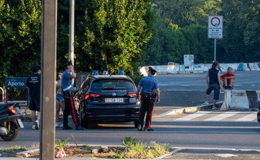 Morde e aggredisce due carabinieri Ma viene assolto