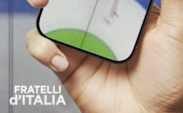 Pd, ira di FdI: "Campione olimpico di figuracce", l'ultima dei dem