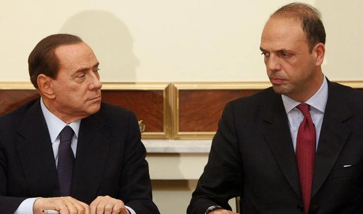 Berlusconi: "Gli azzurri inutili idioti? Alfano è un pugile suonato"